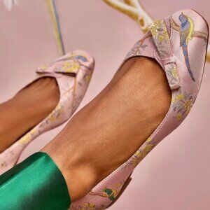 Sarah Flint x Gracie Flat